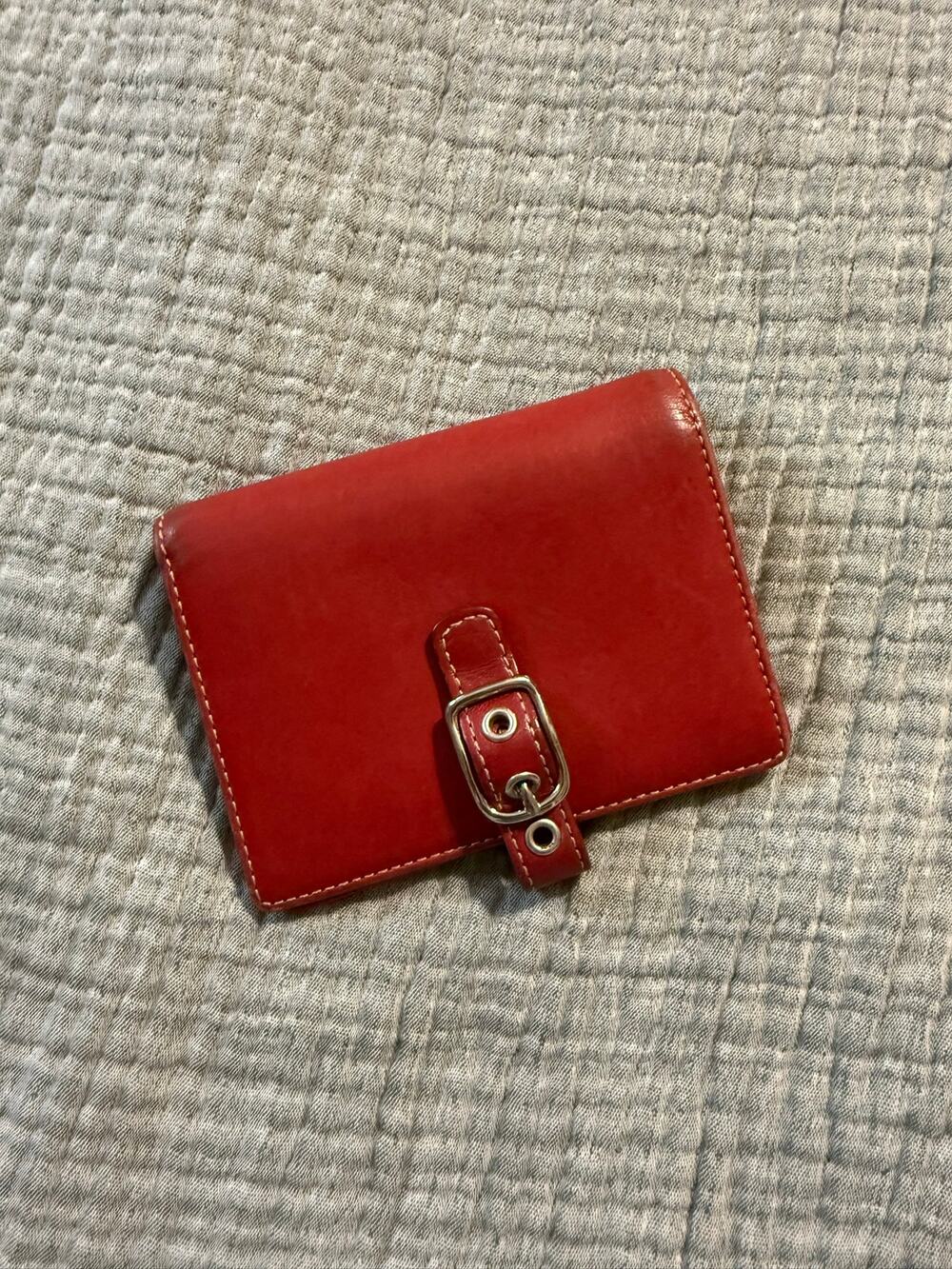 Vintage Coach Zoe Wallet Y2K Legacy Buckle Bi-fold Wallet Red Leather